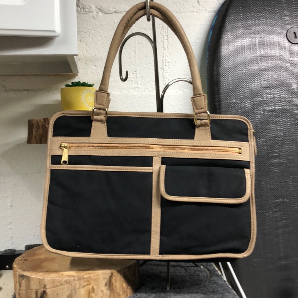 BAGGS COMPUTER BAG‎